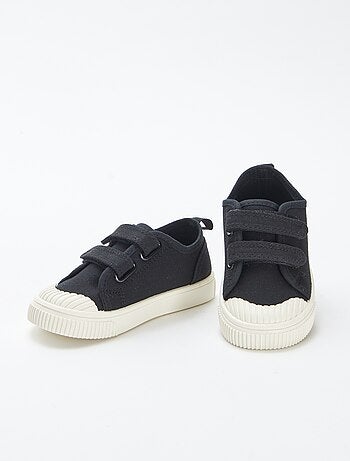 Zapatillas bajas de tela con velcros