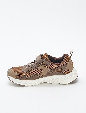Zapatillas bajas de tela y malla