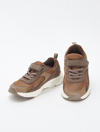Zapatillas bajas de tela y malla