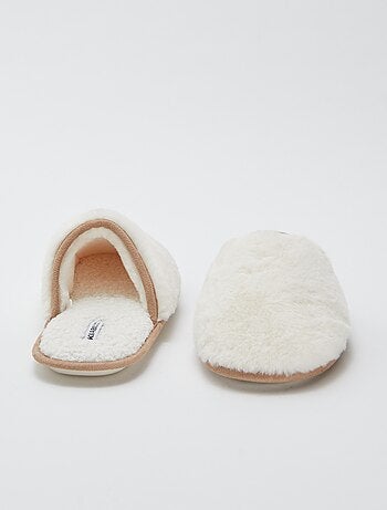 Zapatillas básicas de pelo sintético