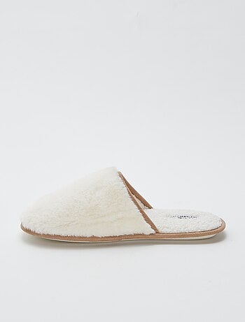 Zapatillas básicas de pelo sintético
