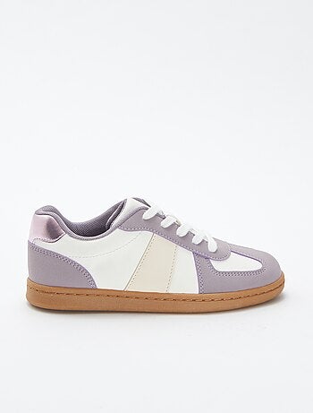 Zapatillas bicolores con cordones