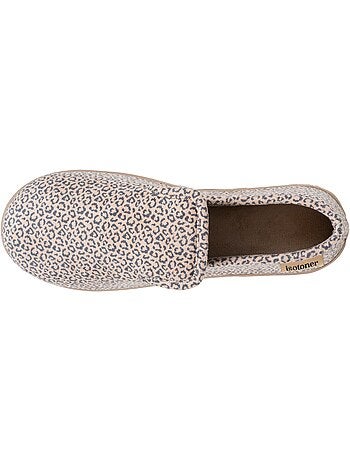Zapatillas cerradas suedette plantilla ergonómica con mujer