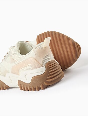 Zapatillas combinadas con cordones y suela gruesa