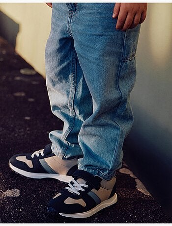 Zapatillas combinadas con tira autoadherente