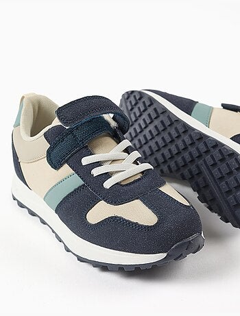 Zapatillas combinadas con tira autoadherente