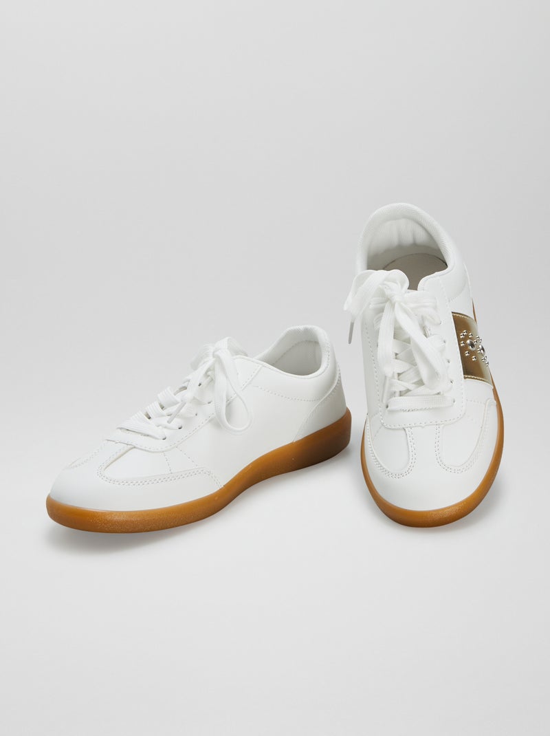 Zapatillas con apliques dorados BLANCO - Kiabi
