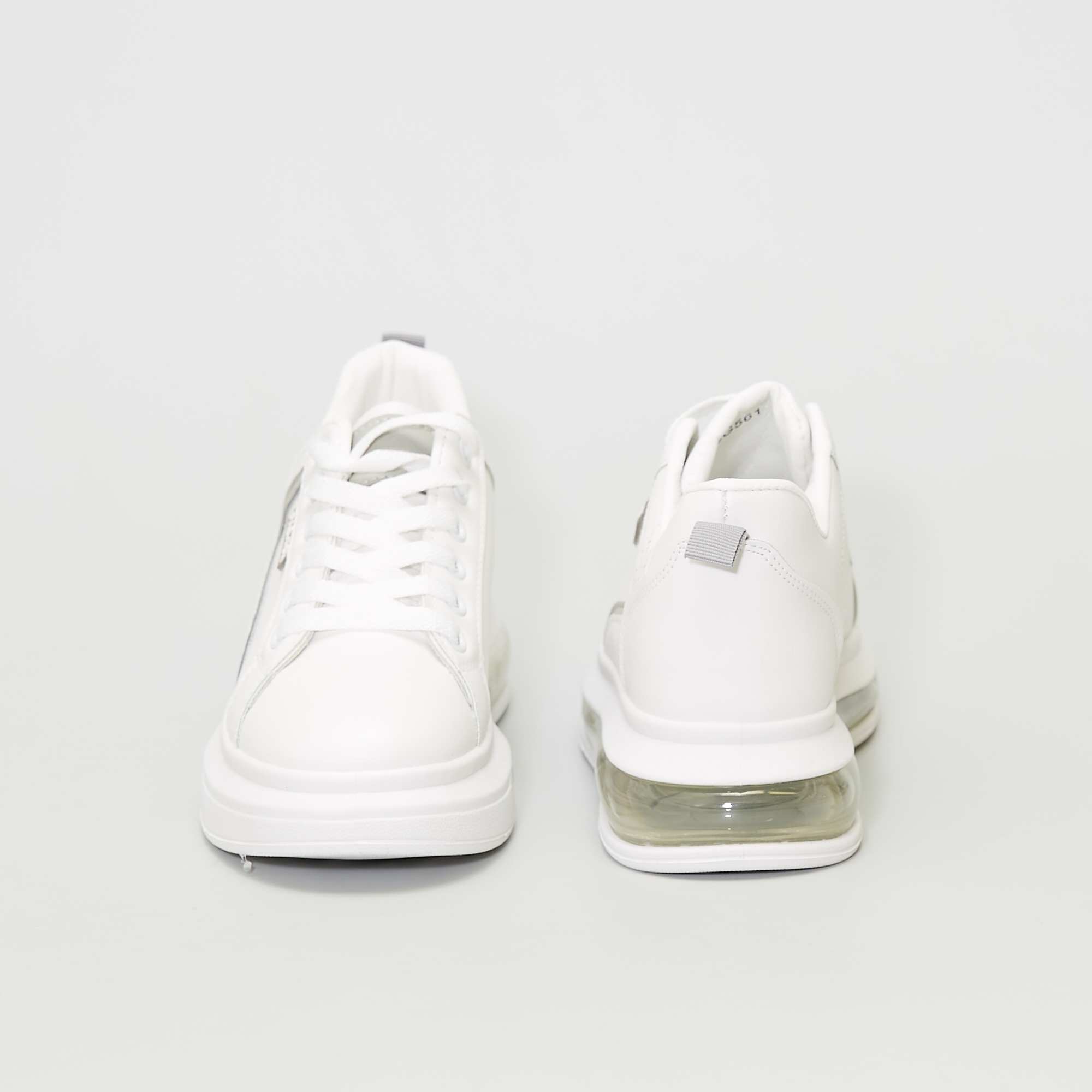 Zapatillas con cámara de aire Mujer talla 34 a 48 gris Kiabi 22,00€ Zapatillas con cámara de aire Mujer talla 34 a 48 gris Kiabi 22,00€