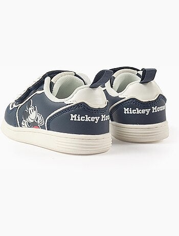 Zapatillas con cierre adherente