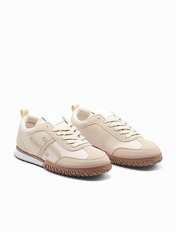 Zapatillas con cordones