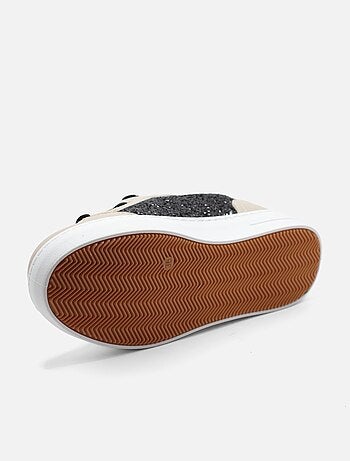 Zapatillas con cordones