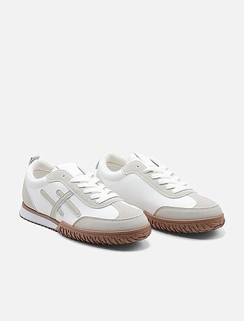 Zapatillas con cordones