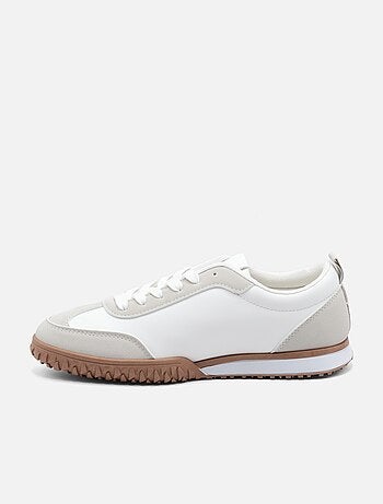 Zapatillas con cordones