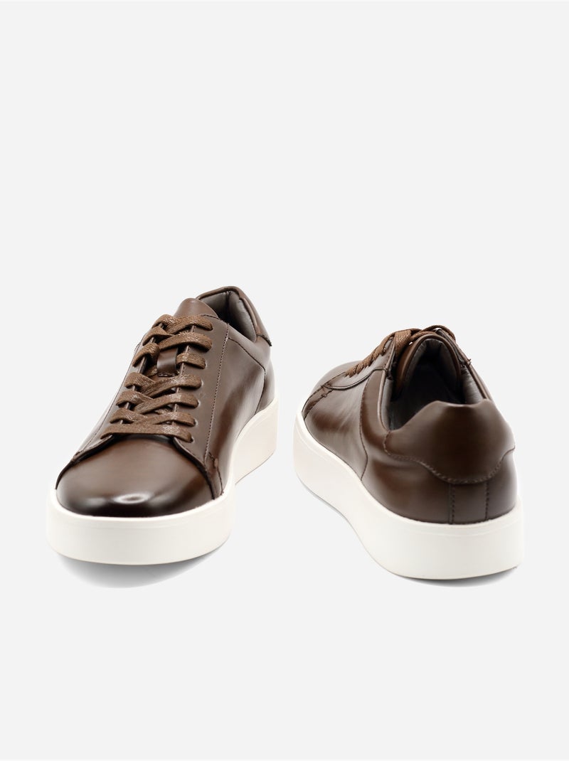 Zapatillas con cordones Marrón - Kiabi