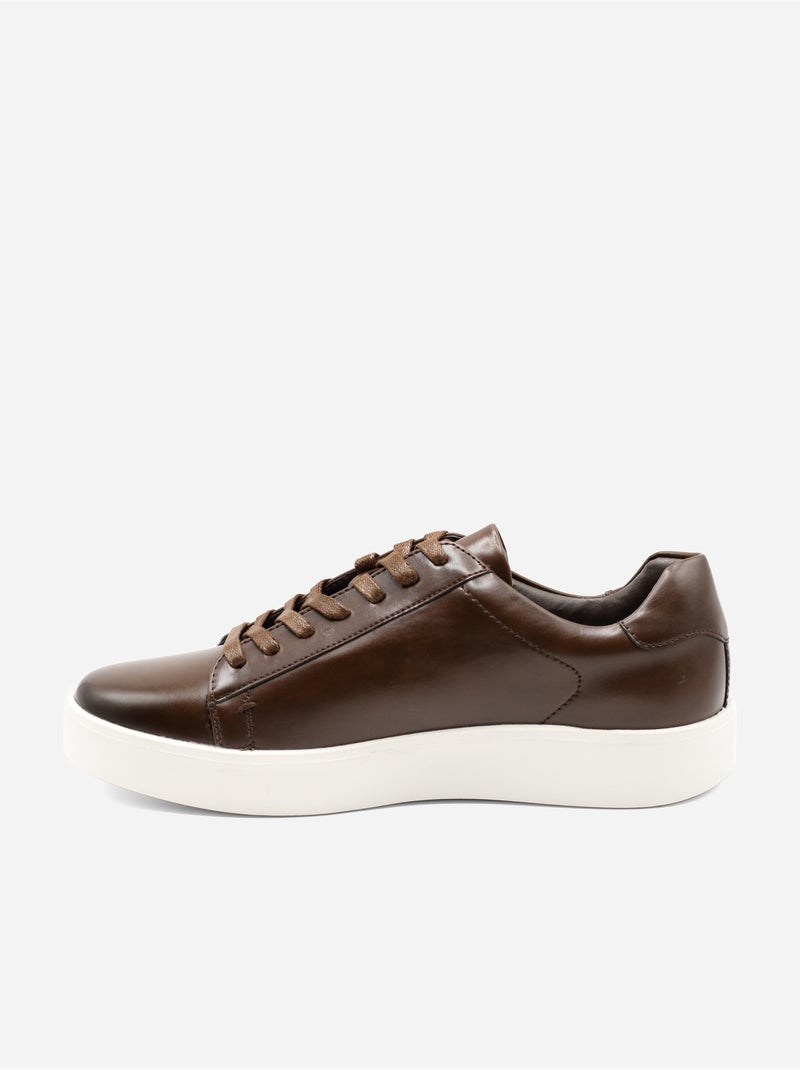 Zapatillas con cordones Marrón - Kiabi
