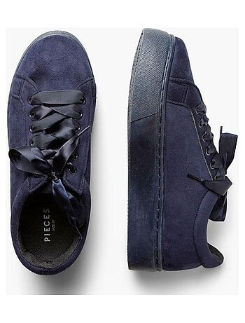 Zapatillas con cordones Pieces