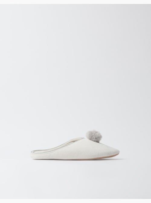 Zapatillas con pompones, mo fashion - Kiabi Zapatillas con pompones, mo fashion - Kiabi