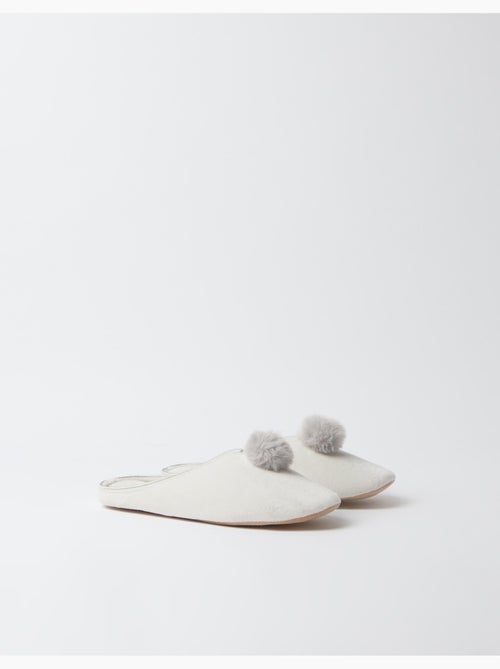 Zapatillas con pompones, mo fashion - Kiabi Zapatillas con pompones, mo fashion - Kiabi