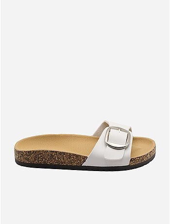 Zapatillas con tiras