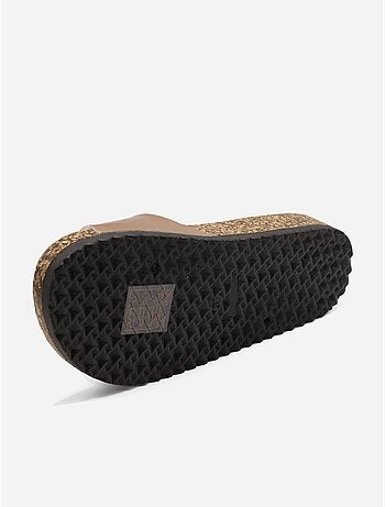 Zapatillas con tiras