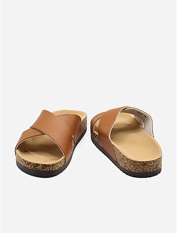 Zapatillas con tiras cruzadas