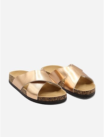 Zapatillas con tiras cruzadas