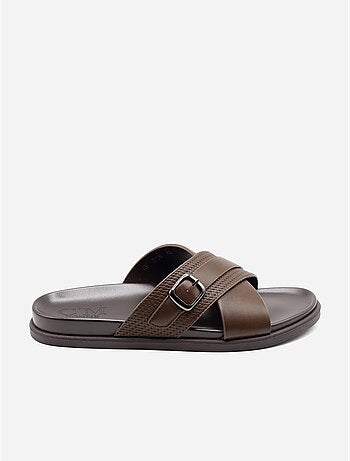 Zapatillas con tiras cruzadas