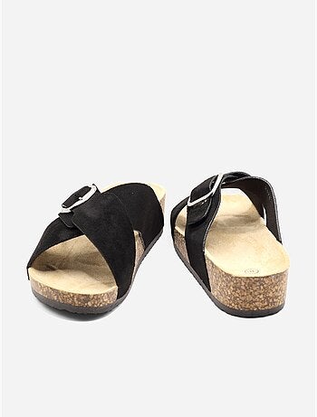 Zapatillas con tiras cruzadas
