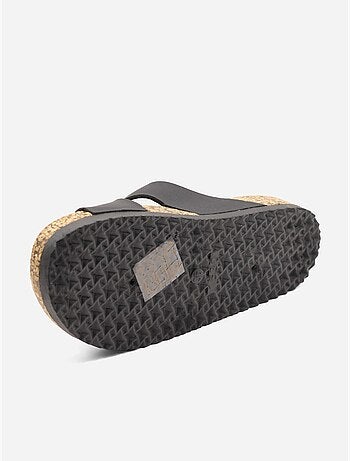 Zapatillas con tiras cruzadas