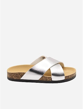 Zapatillas con tiras cruzadas