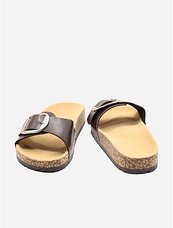 Zapatillas con tiras
