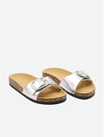 Zapatillas con tiras
