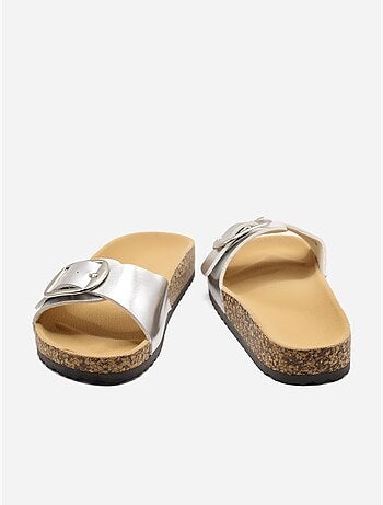 Zapatillas con tiras