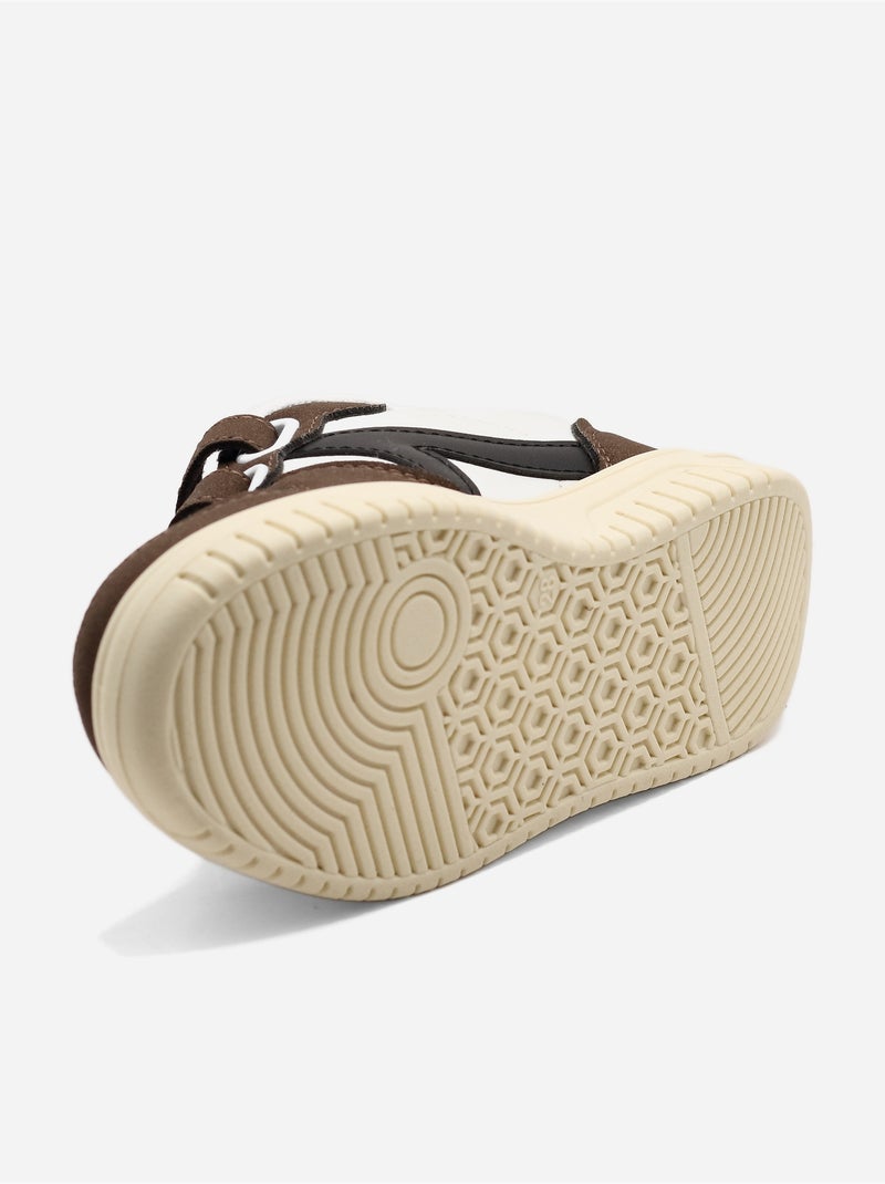 Zapatillas con velcro Marrón - Kiabi