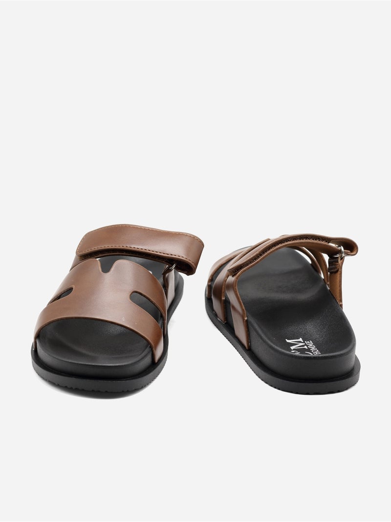 Zapatillas con velcro Marrón - Kiabi