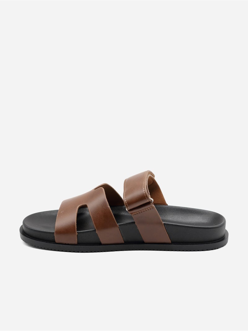 Zapatillas con velcro Marrón - Kiabi