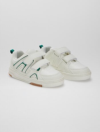 Zapatillas con velcros de estilo deportivo
