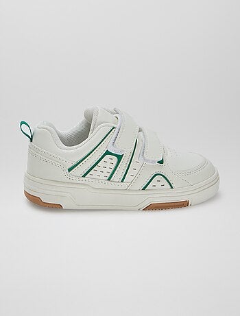 Zapatillas con velcros de estilo deportivo