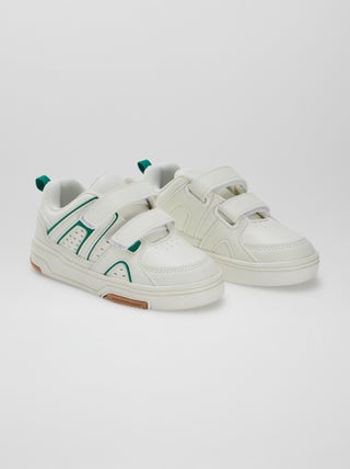 Zapatillas con velcros de estilo deportivo