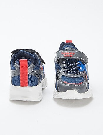 Zapatillas con velcros y cordones con led
