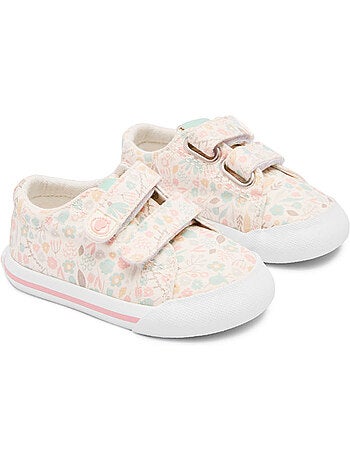 Zapatillas conguitos flores respetuosas