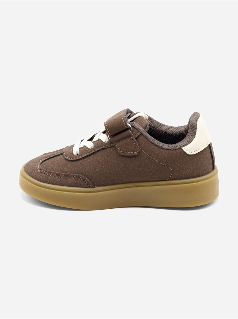 Zapatillas correa cruzada Marrón - Kiabi