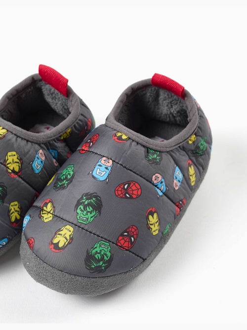 Zapatillas de casa acolchadas con estampado de los vengadores - Kiabi Zapatillas de casa acolchadas con estampado de los vengadores - Kiabi