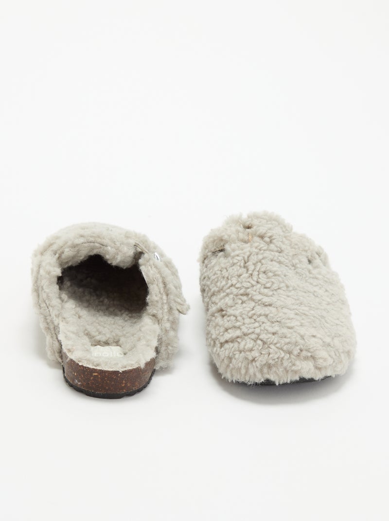 Zapatillas de casa con efecto borreguito y hebilla Gris - Kiabi