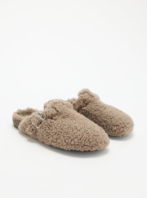 Zapatillas de casa con efecto borreguito y hebilla - Kiabi