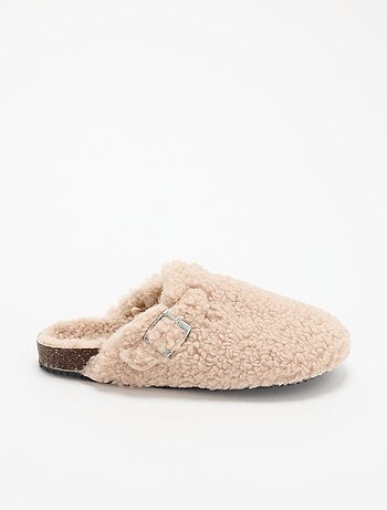 Zapatillas de casa con efecto borreguito y hebilla