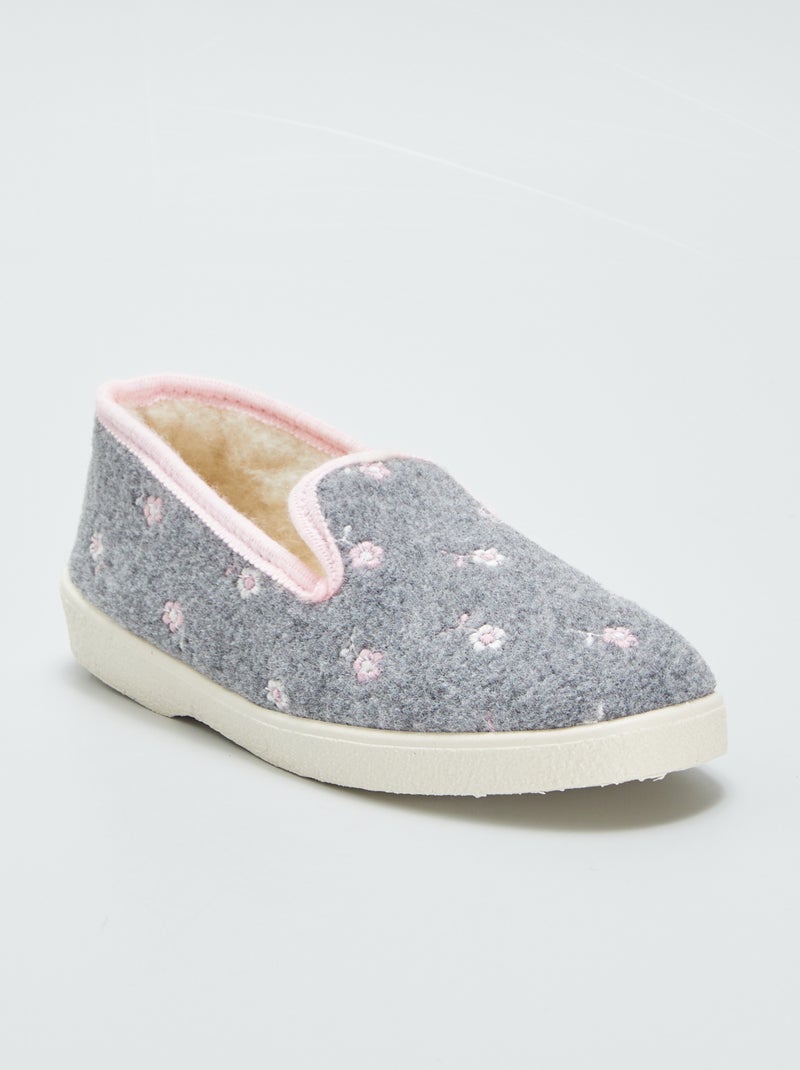 Zapatillas de casa con interior de borreguito y bordado GRIS - Kiabi