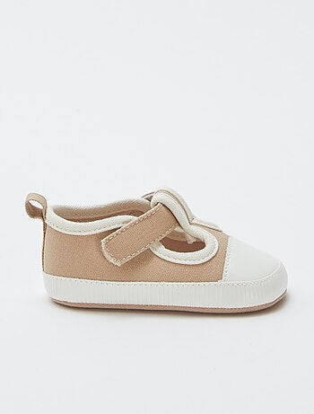 Zapatillas de casa estilo deportivas de tela
