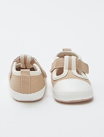 Zapatillas de casa estilo deportivas de tela