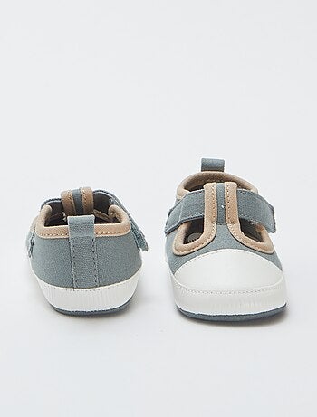 Zapatillas de casa estilo deportivas de tela